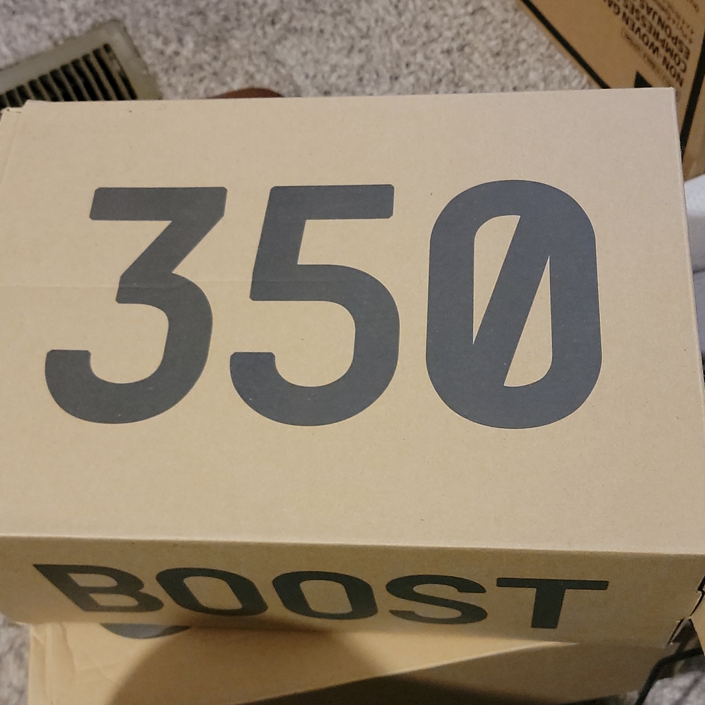 New Yeezy 350 (Bred)
